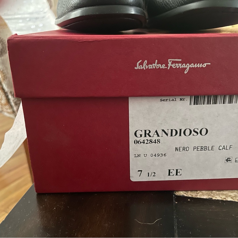 Salvatore Ferragamo brand new size 7.5